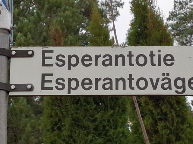 Esperanton helppoudesta 2: uusien sanojen luomistavat